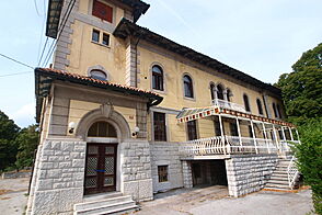 Дворец Сежана