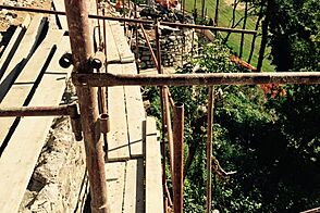 Строительство старинного замка