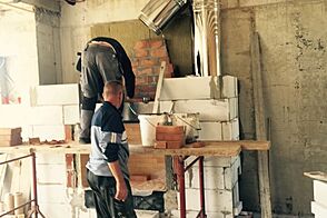 строительство старинной крепости